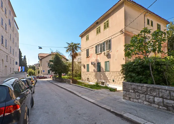 Bed and breakfast Location 4*
