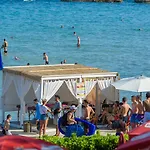 Location 4* Split