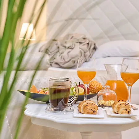Bed & Breakfast Location Split